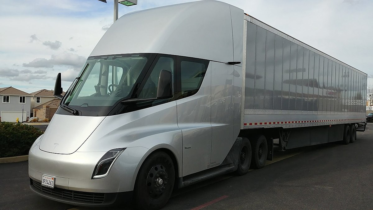 Tesla podría realizar las primeras entregas del Semi en 2020