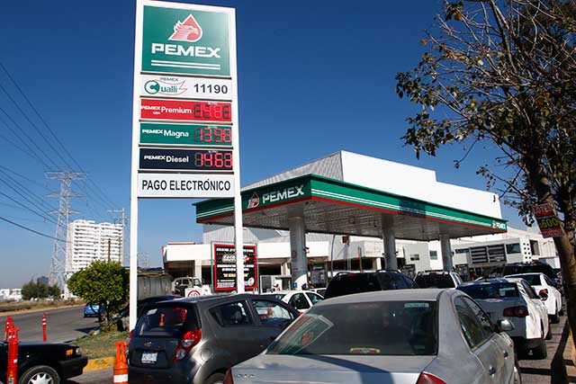 Pemex solo pierde el 11% del mercado de las gasolinas pese a la entrada de 50 marcas diferentes en el sector