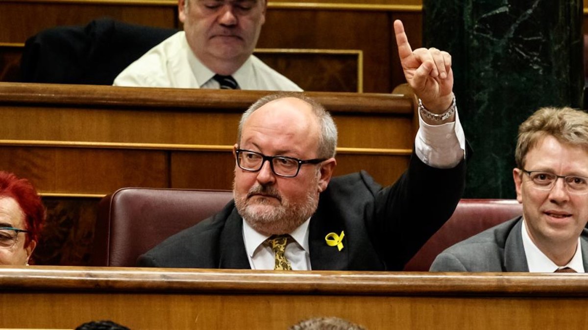 El Gobierno abre la puerta al contrato de potencia estacional y a las redes energéticas cerradas a propuesta de ERC