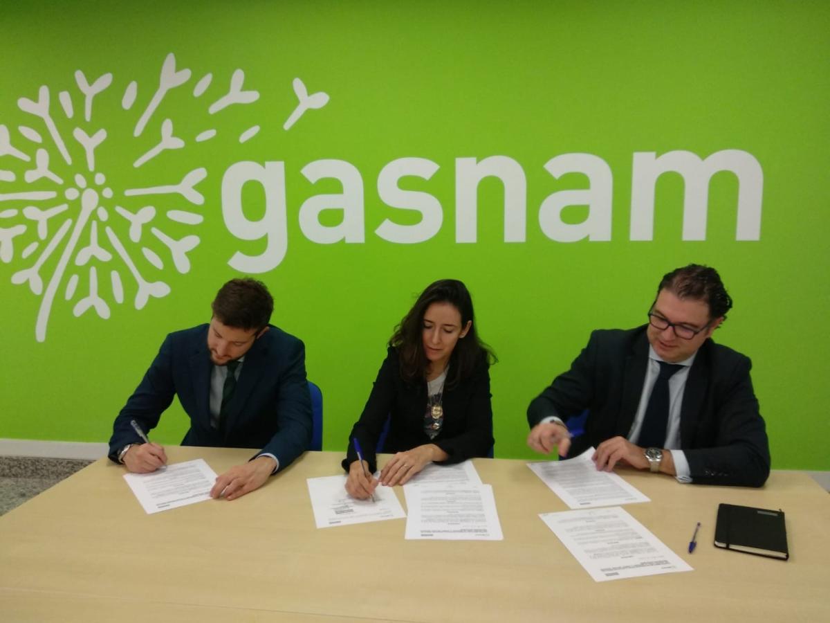 Gasnam y Robert Walters firman un acuerdo para promover el desarrollo del talento en movilidad con gas natural y renovable