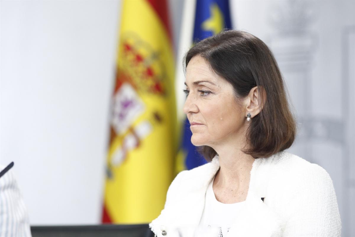 La ministra de Industria, Reyes Maroto, se felicita por la anulación del ERE de Alcoa