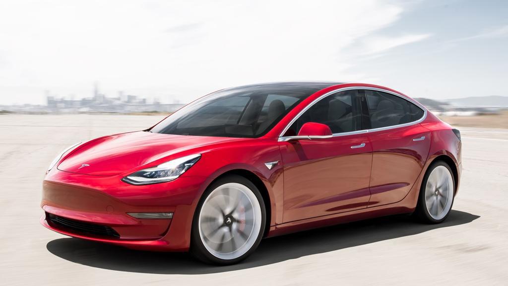 Los coches eléctricos más vendidos del mundo en 2018: Tesla Model 3, BAIC EC y Nissan Leaf copan el podio