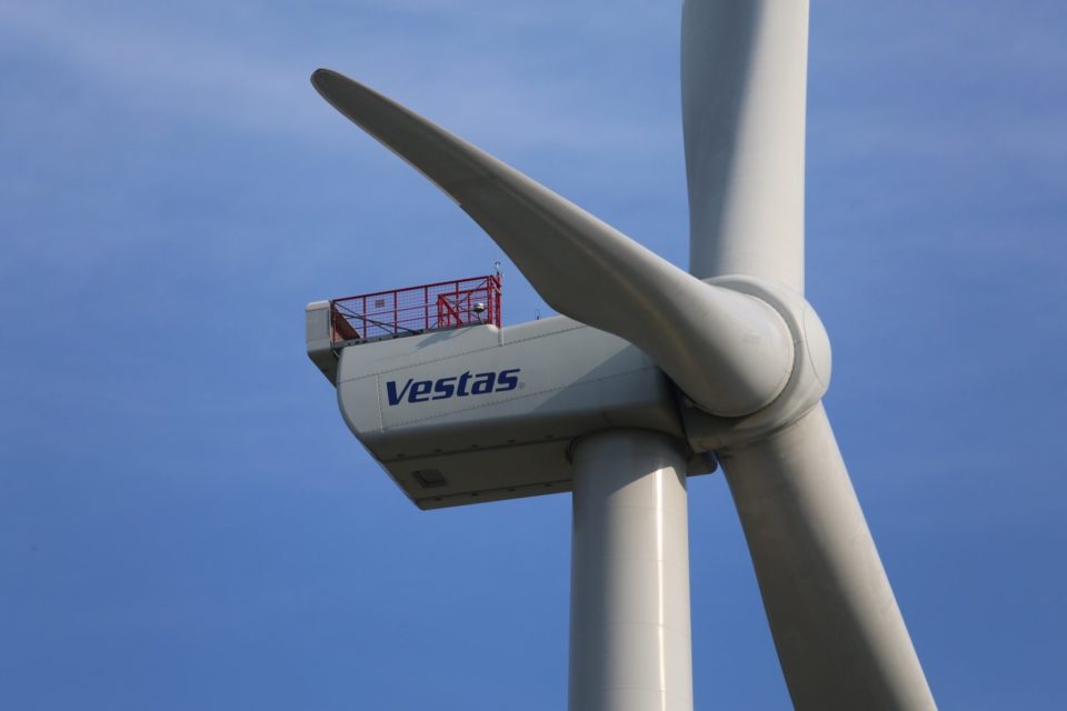 La demanda mundial de turbinas eólicas en niveles récord: Vestas mantiene el liderazgo