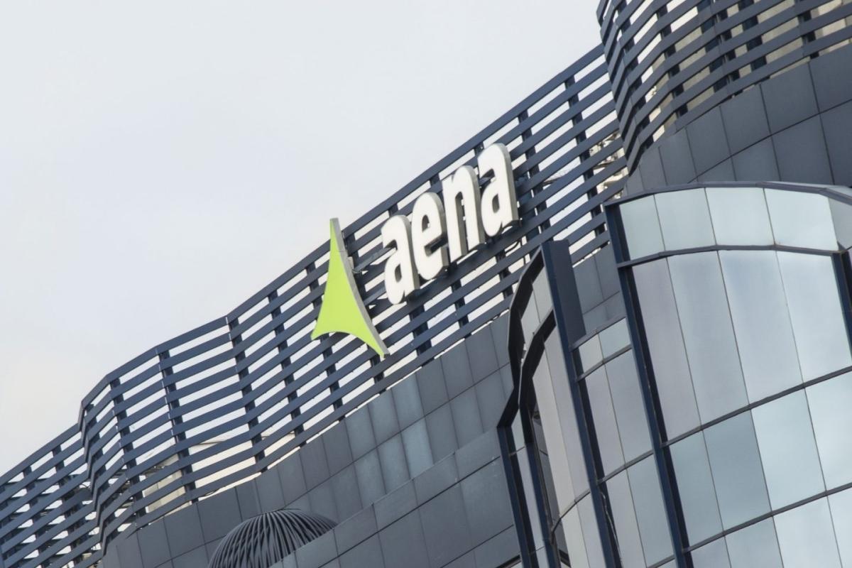 Acciona, Endesa e Iberdrola se adjudican el suministro de energía renovable a Aena para 2020