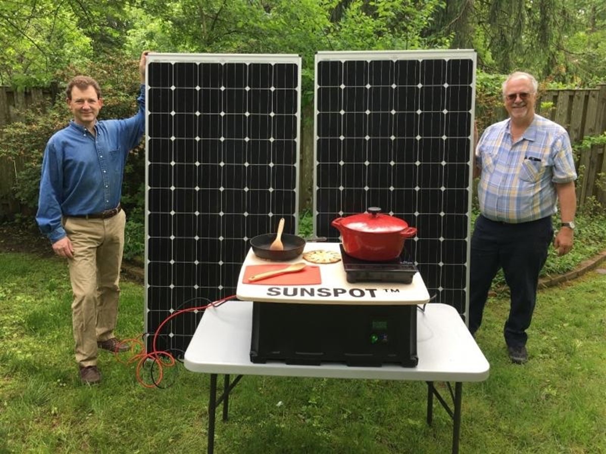 Paneles fotovoltaicos, última innovación de la cocina sostenible para frenar la deforestación de los bosques