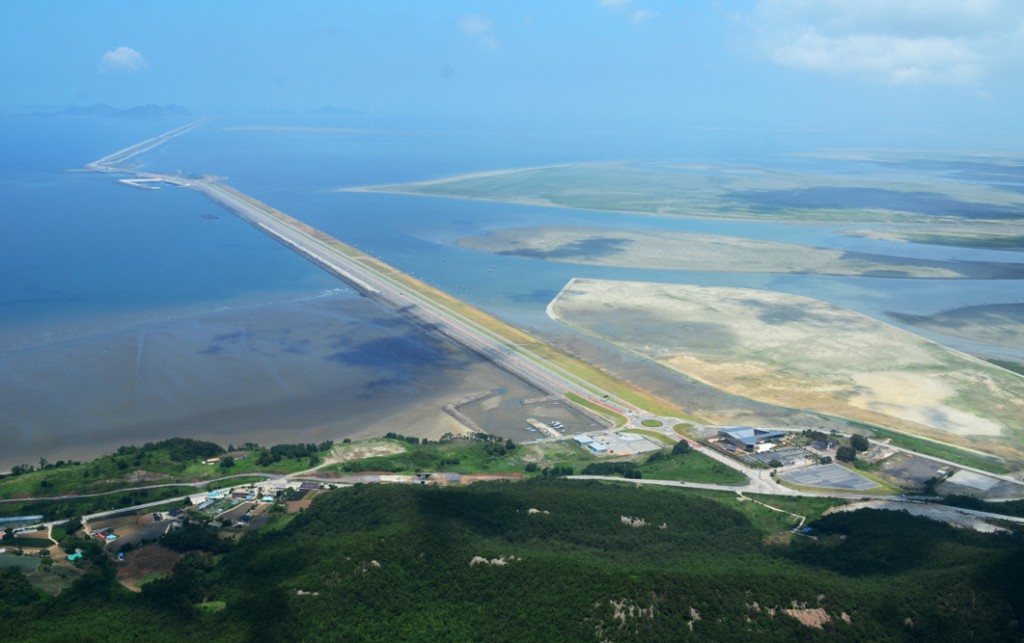 Corea desarrollará un complejo de 300 MW de eólica y 2,7 GW de fotovoltaica flotante en el malecón de Saemangeum