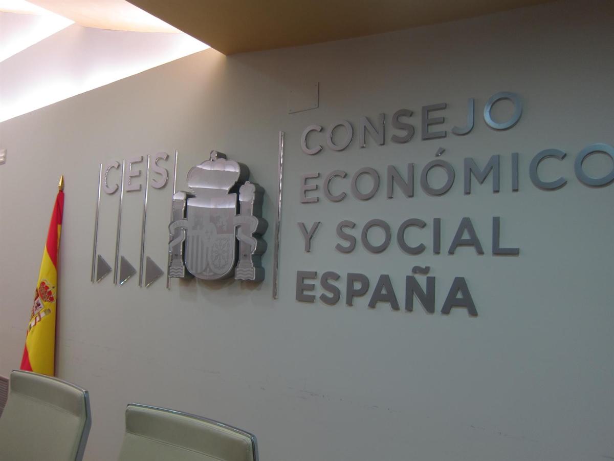 El CES pide impulsar la industria con un Pacto de Estado y medidas en fiscalidad, formación y energía