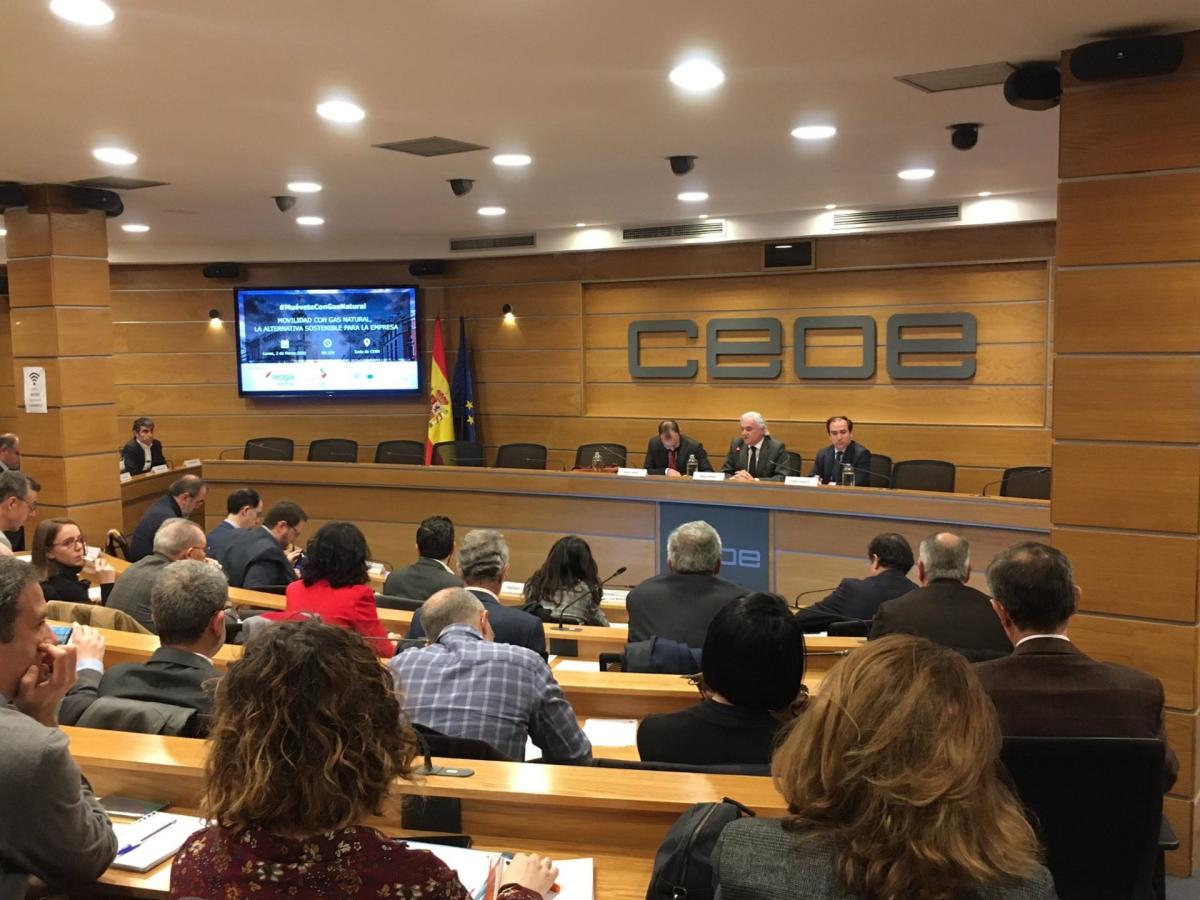 La Comunidad de Madrid pide que el plan MOVES no excluya a vehículos de gas natural