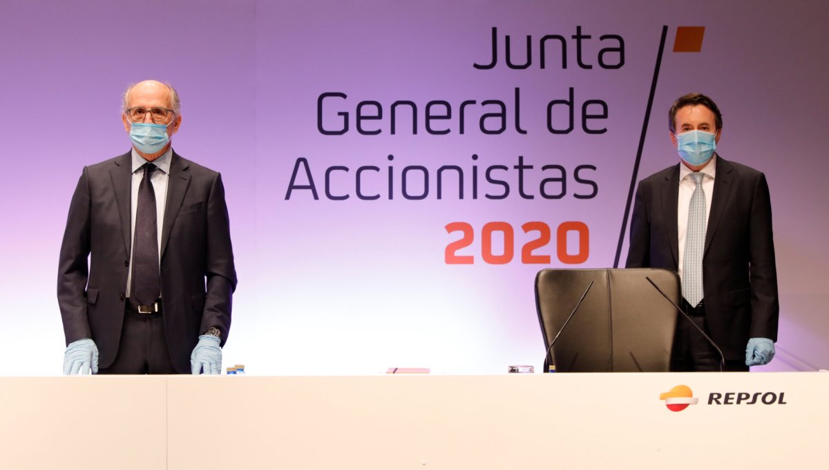 Brufau pide apostar por la industria y un 'plan renove' para el automóvil para salir de la crisis