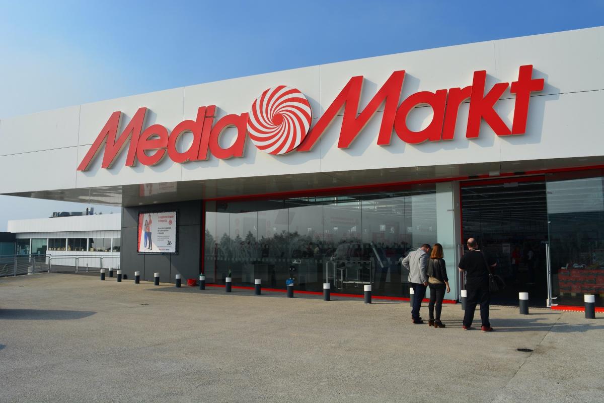 Mediamarkt entra en el negocio renovable: comercializa paneles solares para autoconsumo de la mano de Engel y Powen