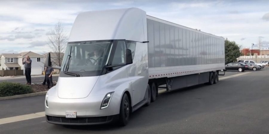 Tesla inicia la producción de su camión eléctrico Semi