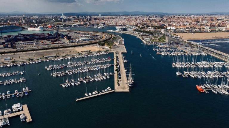 Valencia desarrollará energía de las olas para el alumbrado público de La Marina