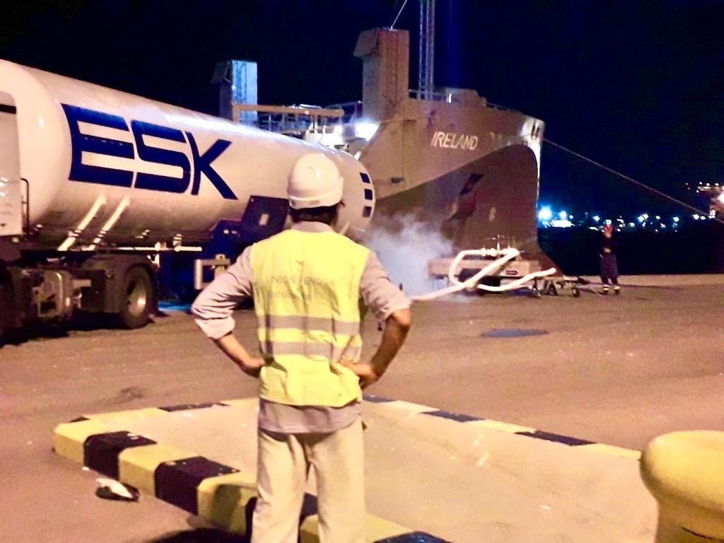 Naturgy realiza con éxito la primera carga de GNL al buque 'Ireland' en el puerto de Valencia
