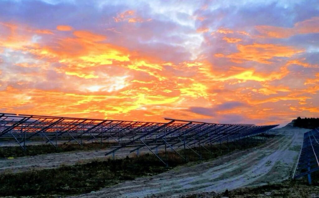 El sector fotovoltaico rechaza la propuesta de la UE de etiquetar como 'verdes' la nuclear y el gas natural