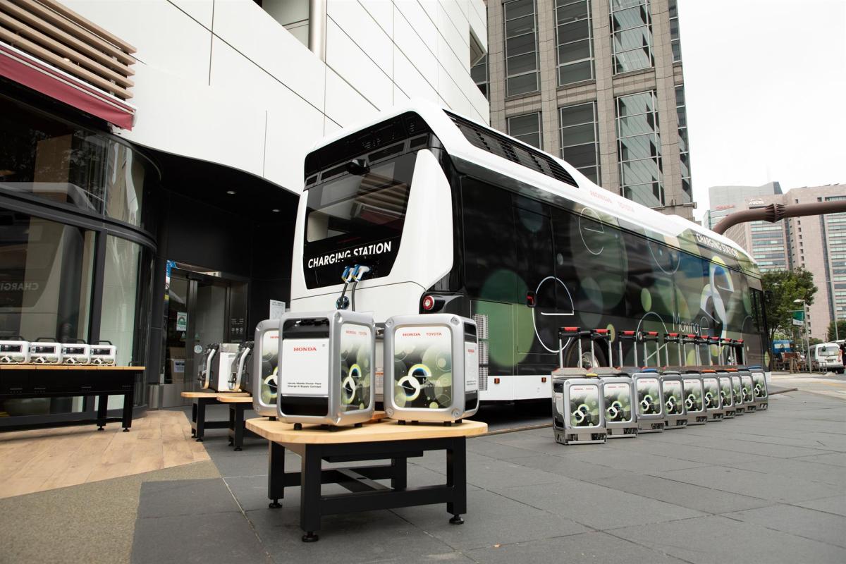 Un autobús de pila de hidrógeno para auxiliar a los coches eléctricos en caso de emergencia