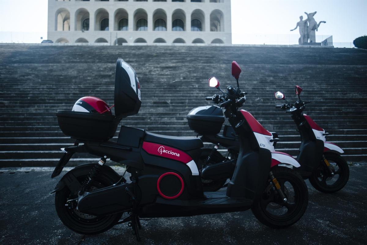 Acciona triplica sus motos eléctricas compartidas en Roma, desplegando hasta 1.700 vehículos