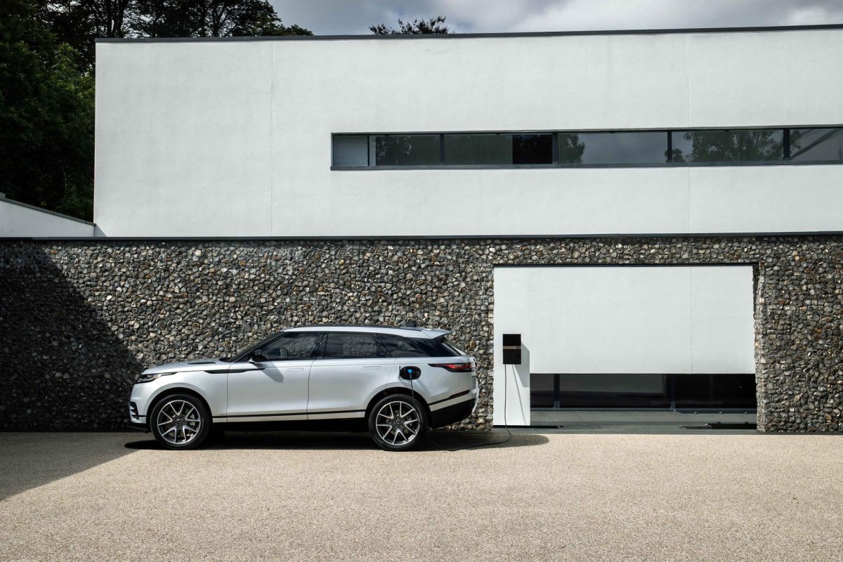 Land Rover renueva el Velar, que tendrá una versión híbrida enchufable con 53 kilómetros de autonomía