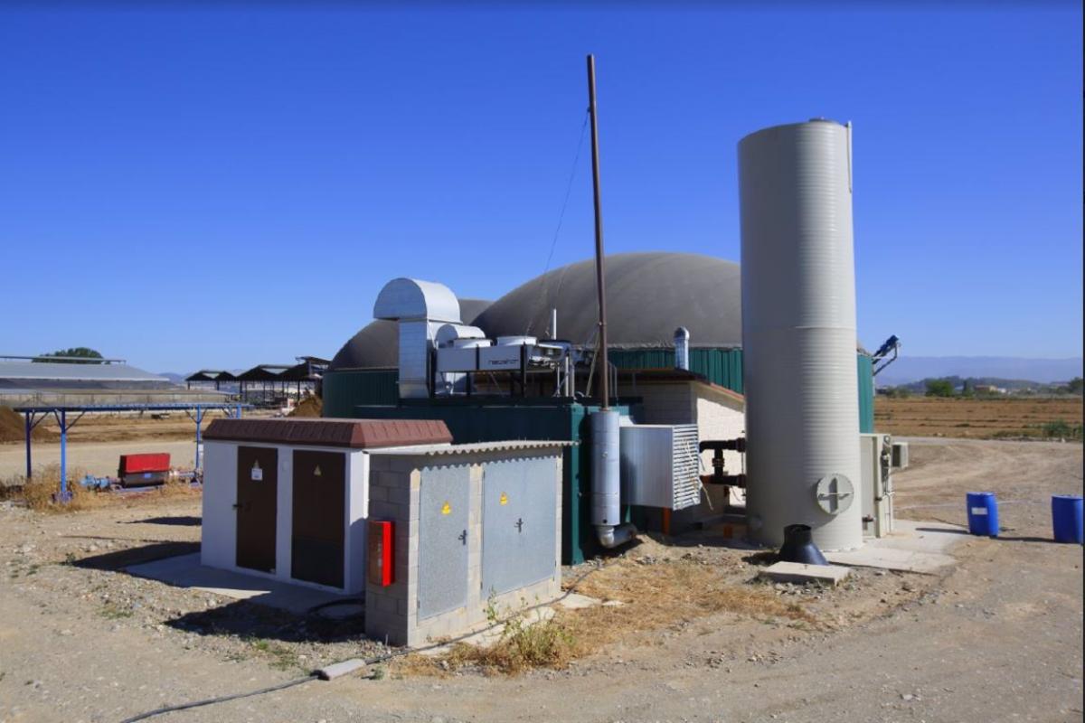 Torre Santamaría, la primera granja de vaca de leche que convierte sus residuos orgánicos en energía