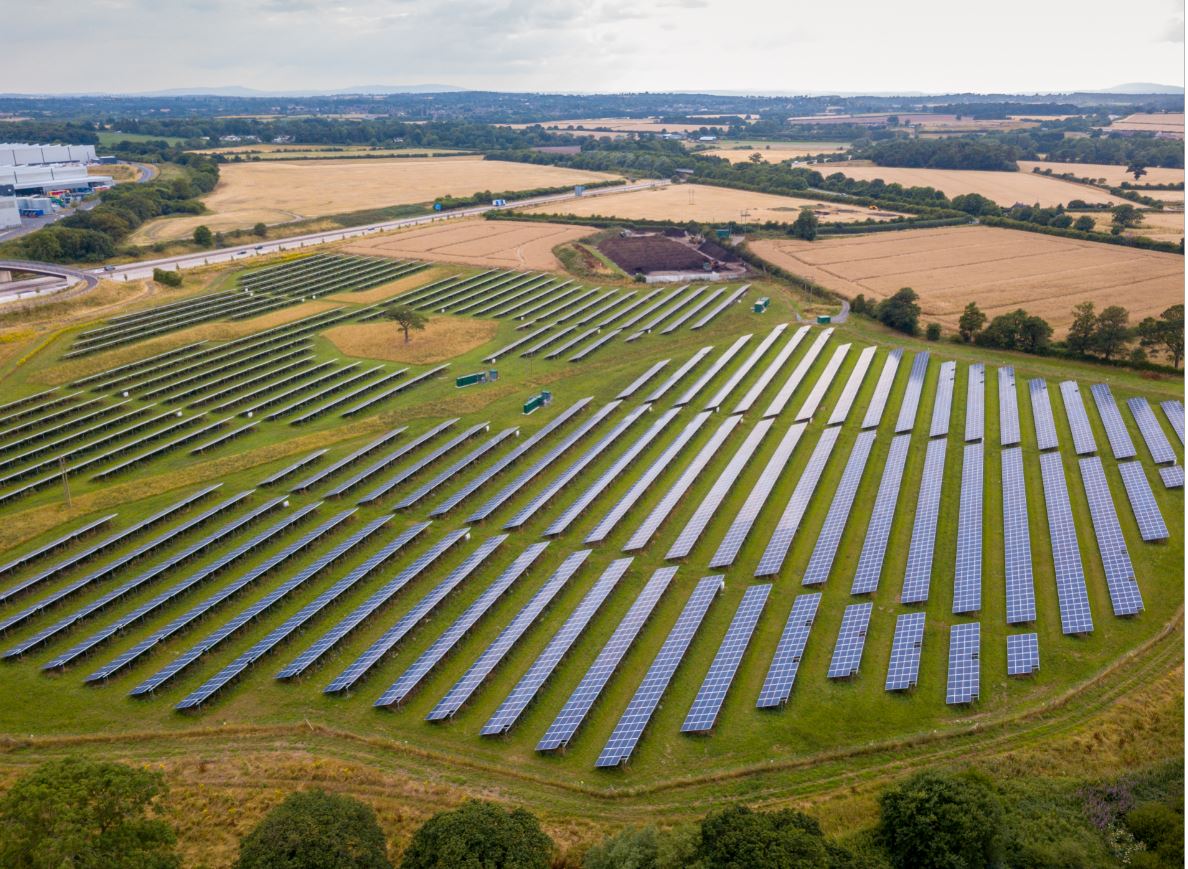 Hanwha lanza Imagina Energía, su comercializadora 100% solar en España, con Santiago Chivite a la cabeza