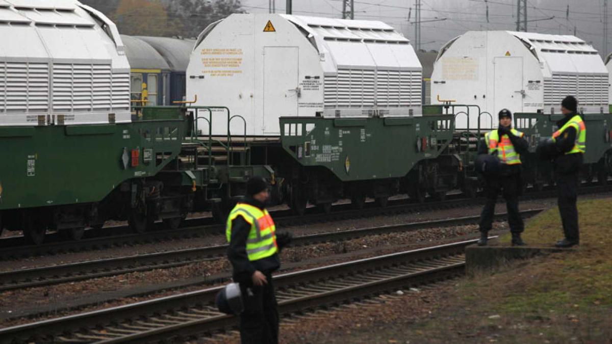 Llegan a Alemania los primeros contenedores con residuos nucleares en nueve años: ahora hay que trasladarlos en tren a más de 500 km