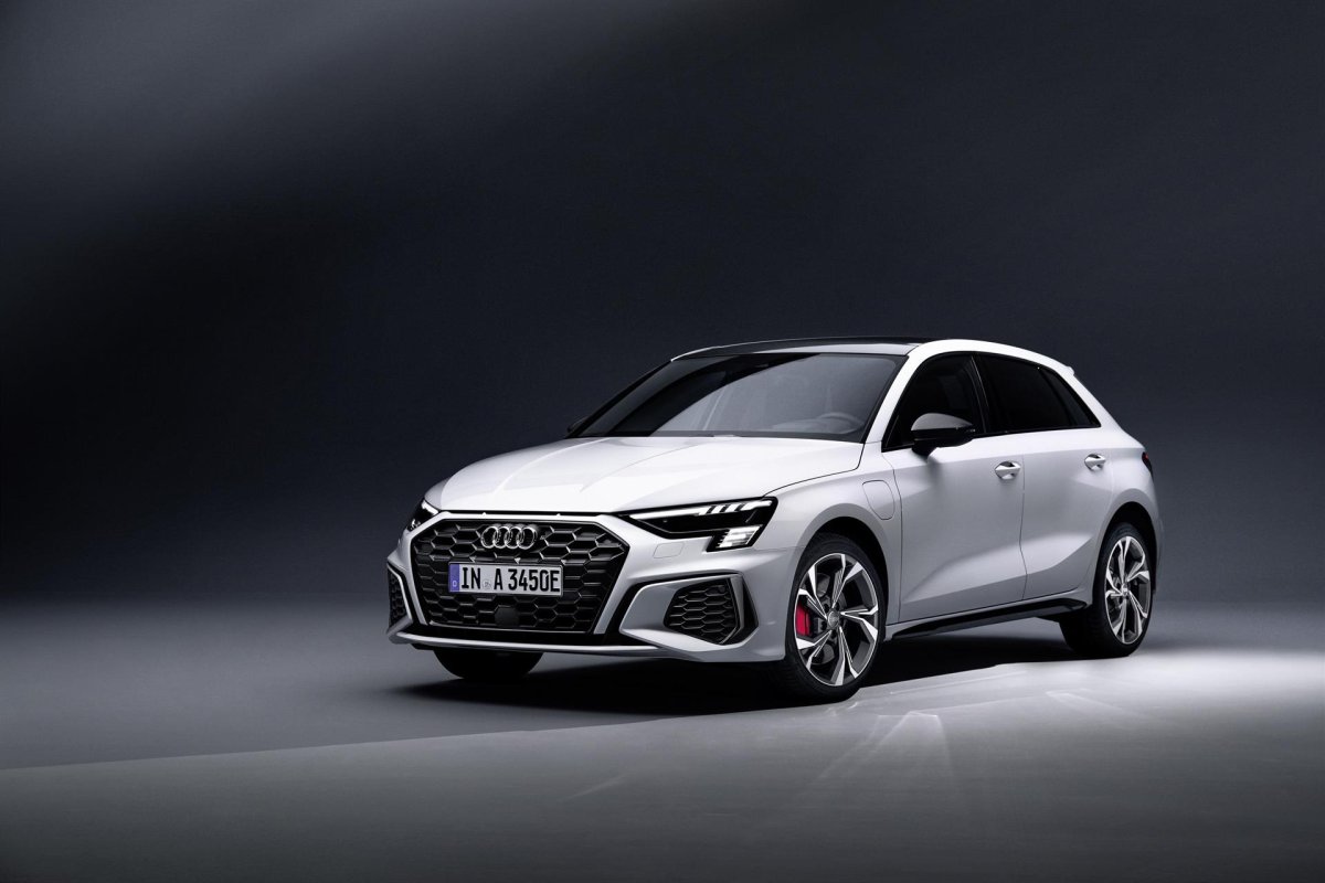 Audi lanza una nueva variante híbrida enchufable del A3 Sportback con 245 caballos