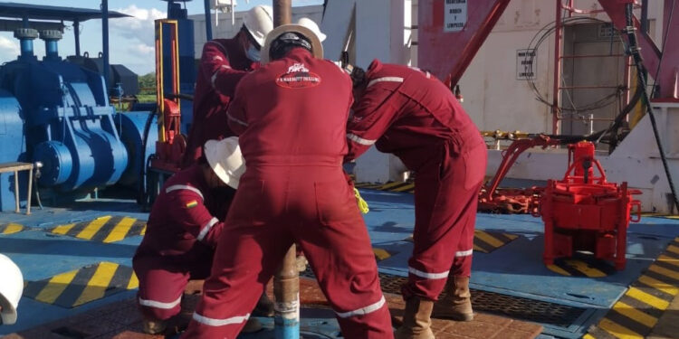 Bolivia anuncia el hallazgo de gas natural y petróleo en un pozo