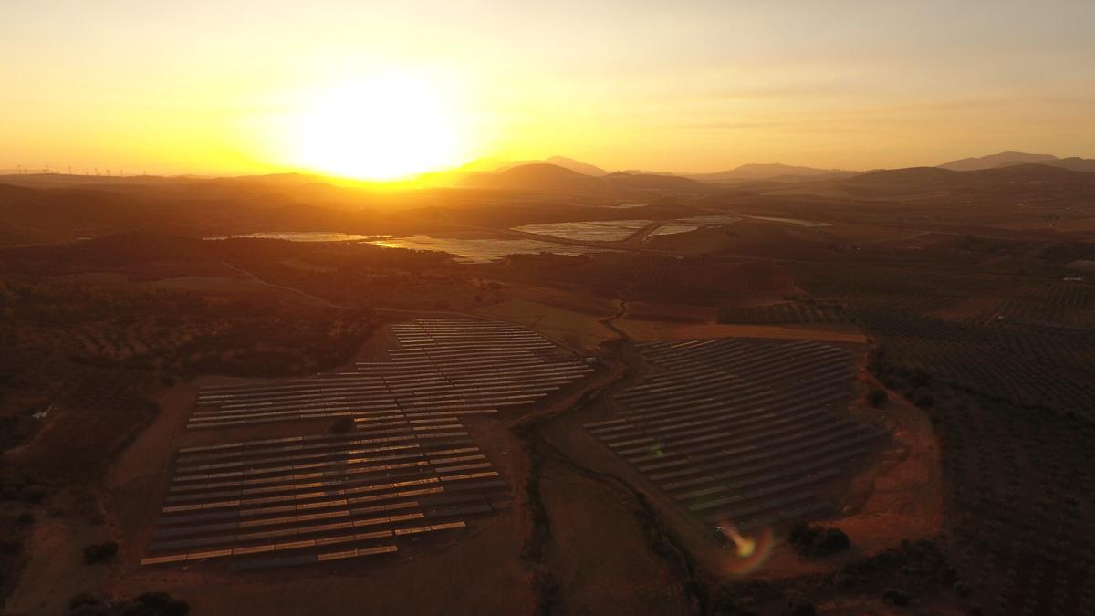 Endesa pone en marcha dos plantas fotovoltaicas en Málaga con 86 MW