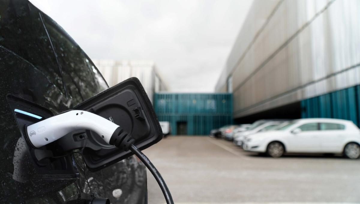 Tratan de aprovechar la vibración de coches eléctricos para obtener energía