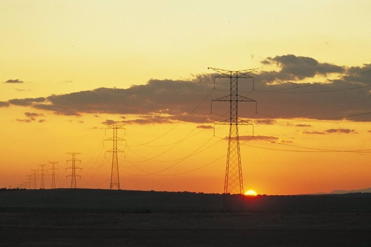 La liquidación del sector eléctrico registró una desviación provisional de 671 millones en abril
