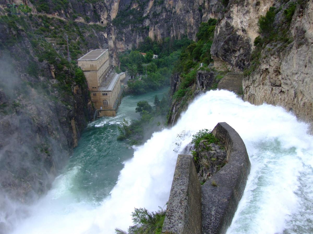 Engie, CA, Natixis y Banca March compran seis centrales hidroeléctricas en Portugal por 2.200 millones