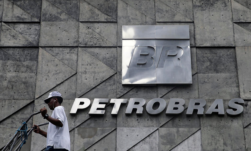 Las acciones de Petrobras en Nueva York caen un 17% tras el relevo de presidente anunciado por Bolsonaro
