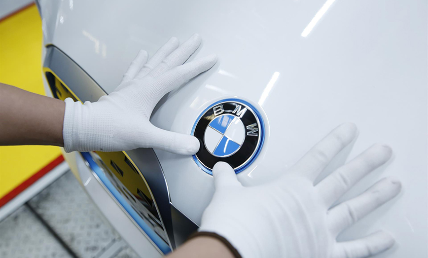 BMW producirá los nuevos BMW iX y BMW i4 eléctricos con energía hidroeléctrica de afluentes el Danubio