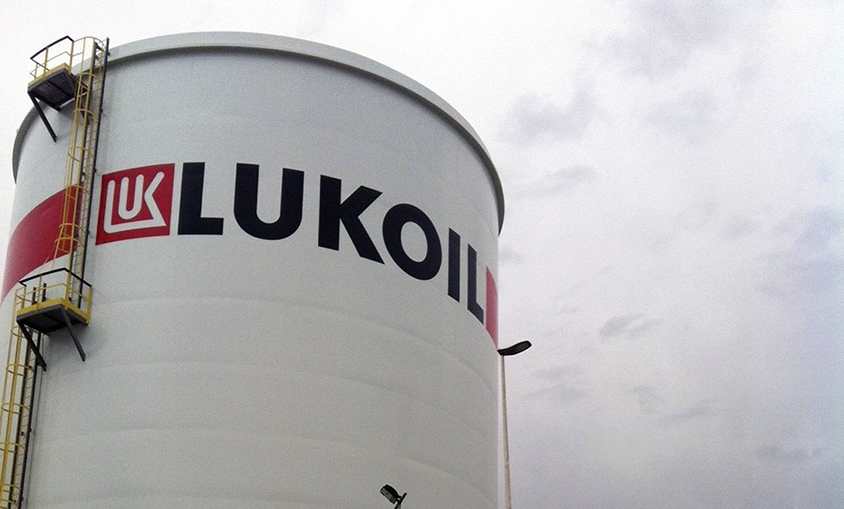 La petrolera rusa Lukoil gana 6.459 millones de euros hasta septiembre