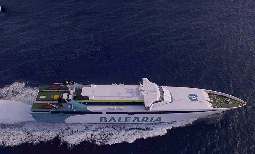 El primer "fast ferry" a gas natural entrará en servicio en abril