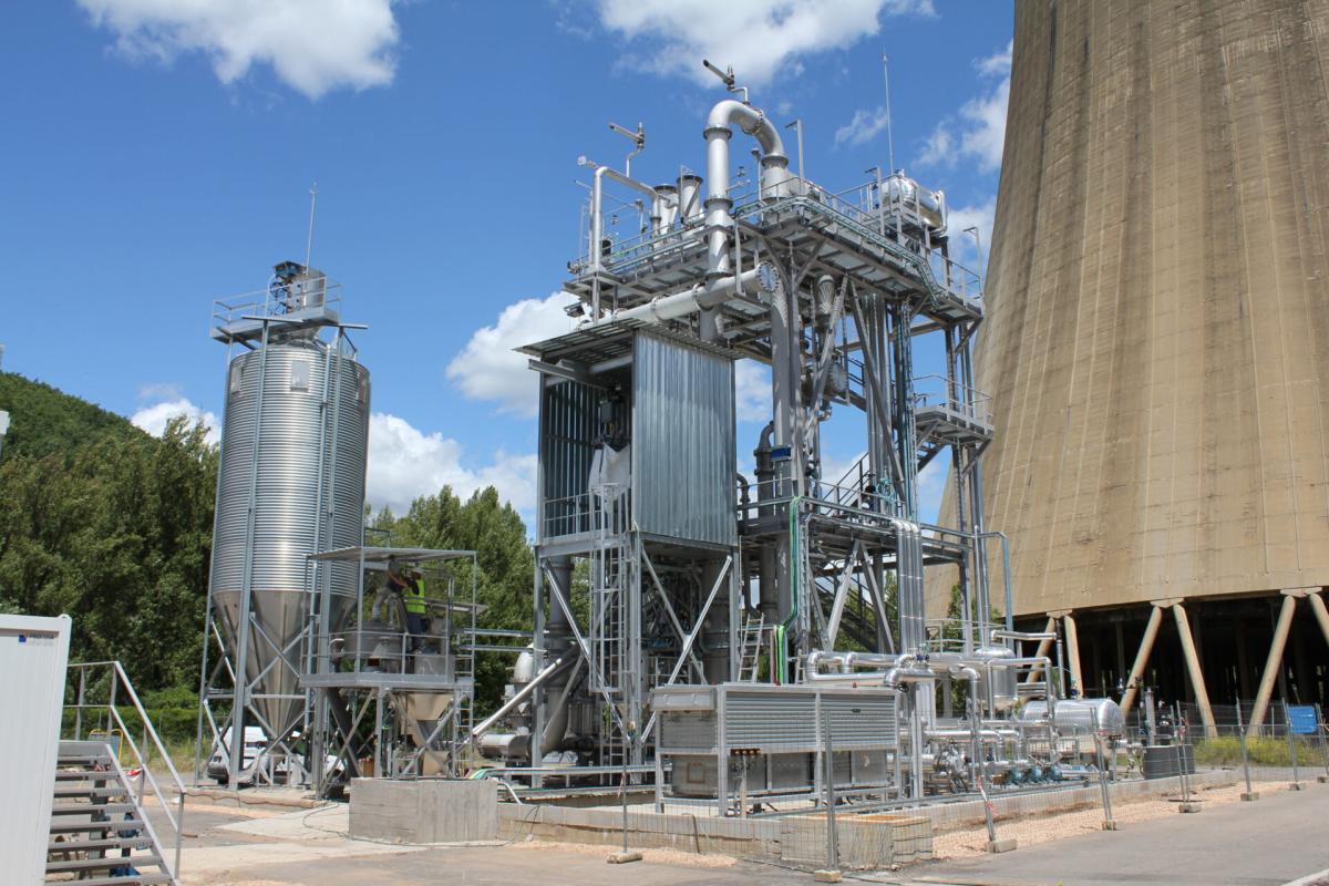 Naturgy completa con éxito la voladura de las torres de refrigeración de la térmica de La Robla