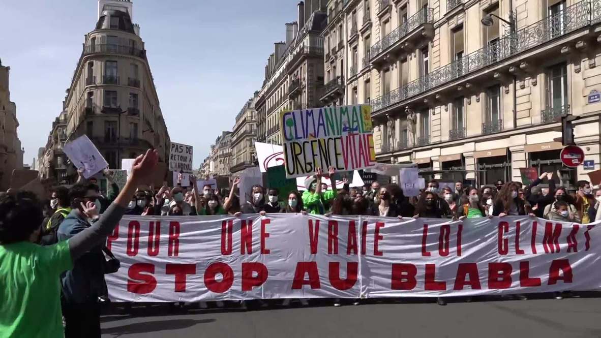 Francia se echa a la calle por una ley climática más ambiciosa