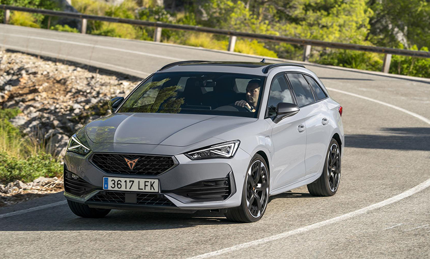 Cupra aumenta la gama híbrida enchufable del León, ya disponible con 204 caballos de potencia