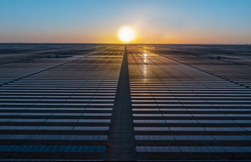 Los precios de la energía solar en Arabia Saudita aumentan un 40% en 2021 en medio de la crisis del suministro de silicio