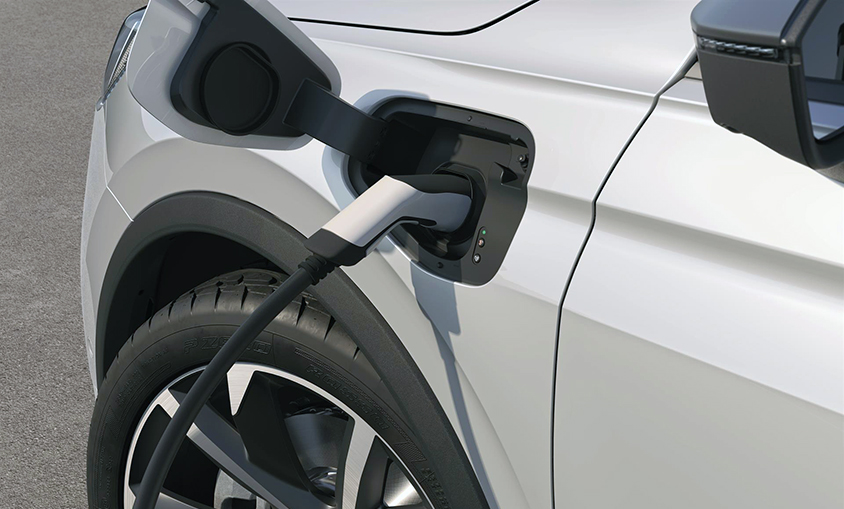 España acumula "un retraso importante" en electrificación de su transporte terrestre