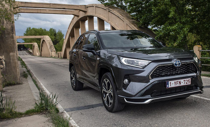 Toyota lanza en España la variante híbrida enchufable del RAV4, con 306 caballos de potencia