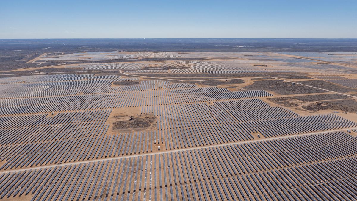 Ørsted completa un proyecto híbrido de 460 MW de energía solar y almacenamiento en Texas