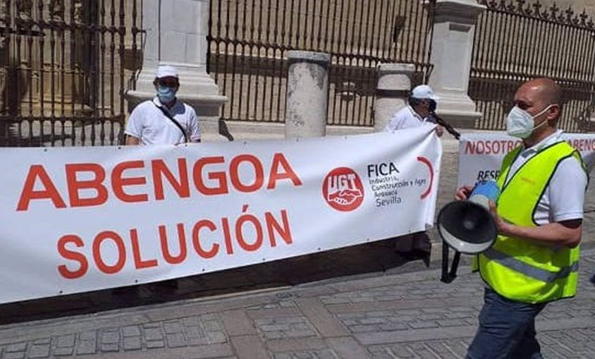 Trabajadores de Abengoa piden el apoyo institucional de la Junta en una nueva concentración en Sevilla