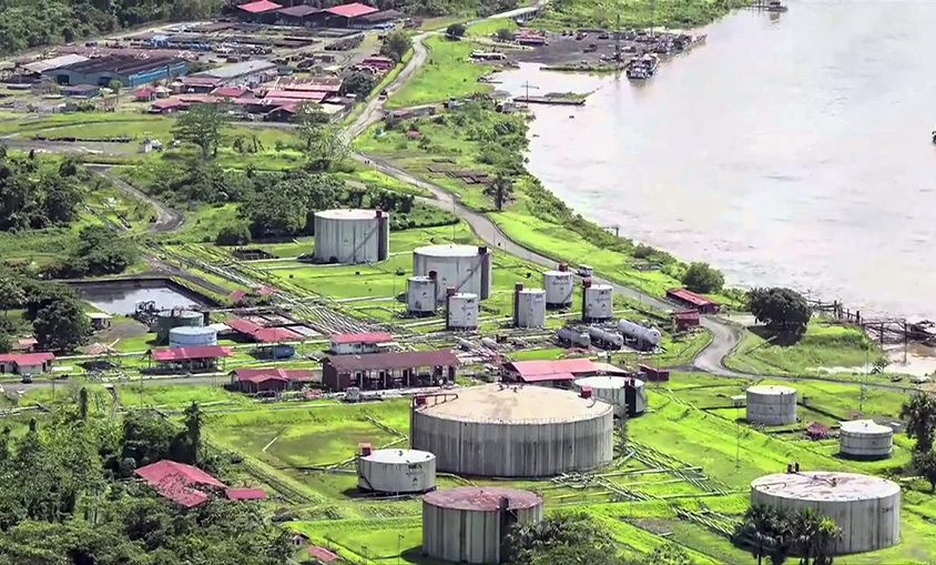 Exigen a Pluspetrol Norte controlar el derrame de crudo en el río amazónico de Perú