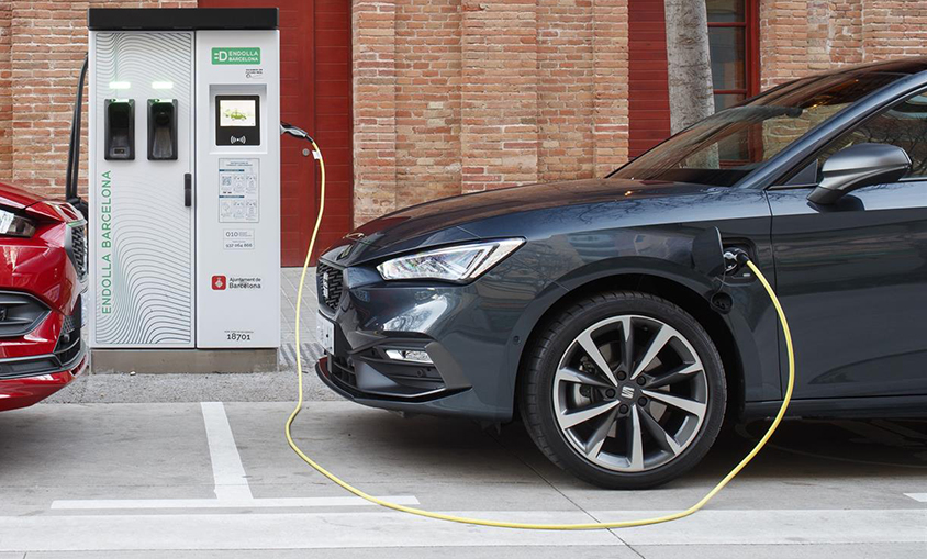 Los coches eléctricos e híbridos enchufables representarán un 39% del mercado en 2023