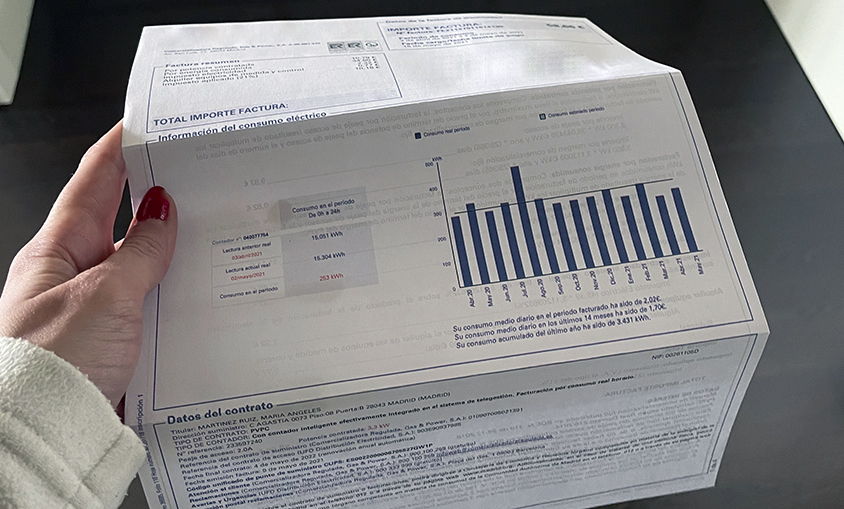 Escándalo eléctrico: algunas comercializadoras han disparado hasta un 30% el término de energía en sus precios de la luz con la llegada de las nuevas tarifas de junio
