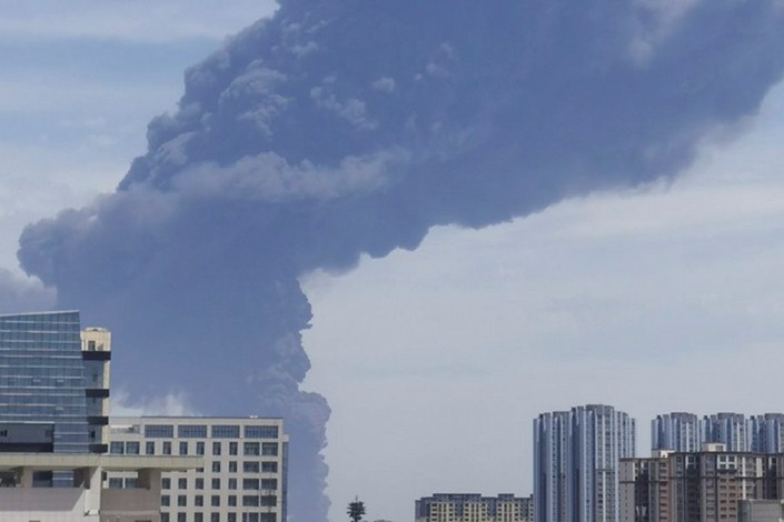 Gran explosión en una de las mayores fábricas de polisilicio para paneles solares en China