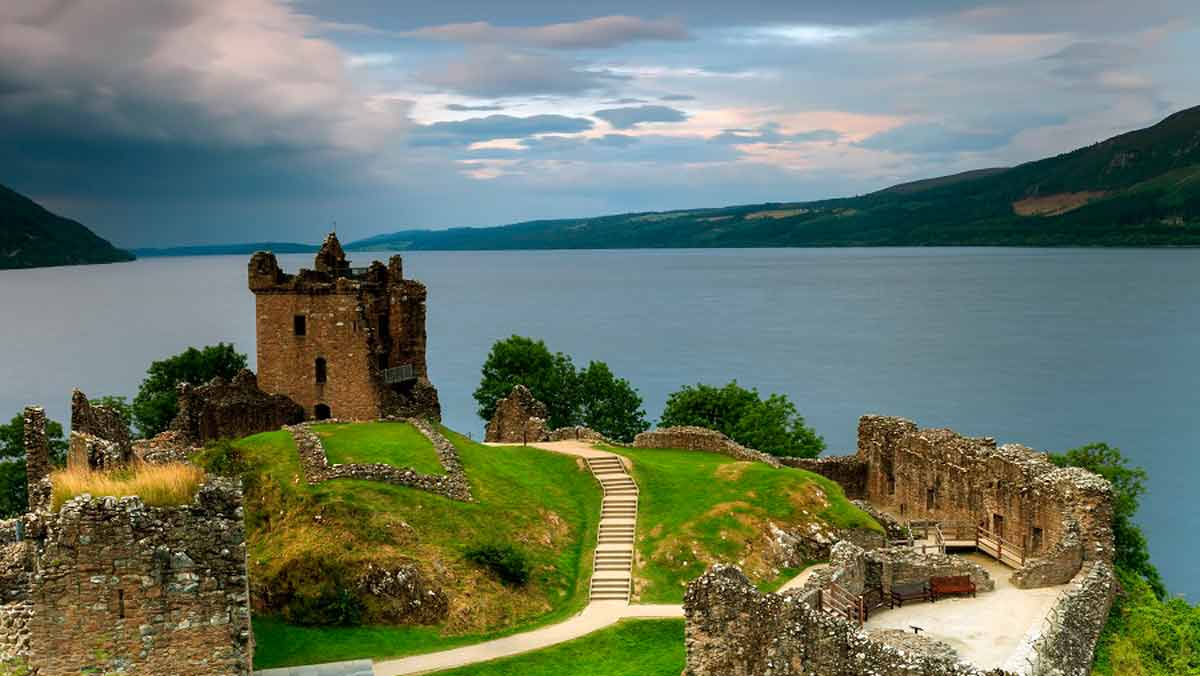 Proyectan una hidroeléctrica de bombeo de 450 MW en el famoso lago Ness