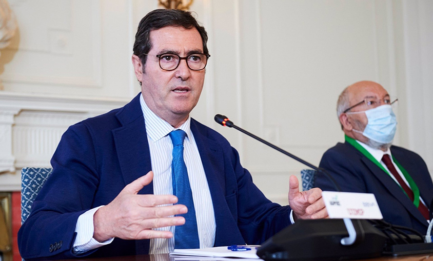 Garamendi (CEOE) resalta que "lo verde" también tiene su coste en la factura de la luz