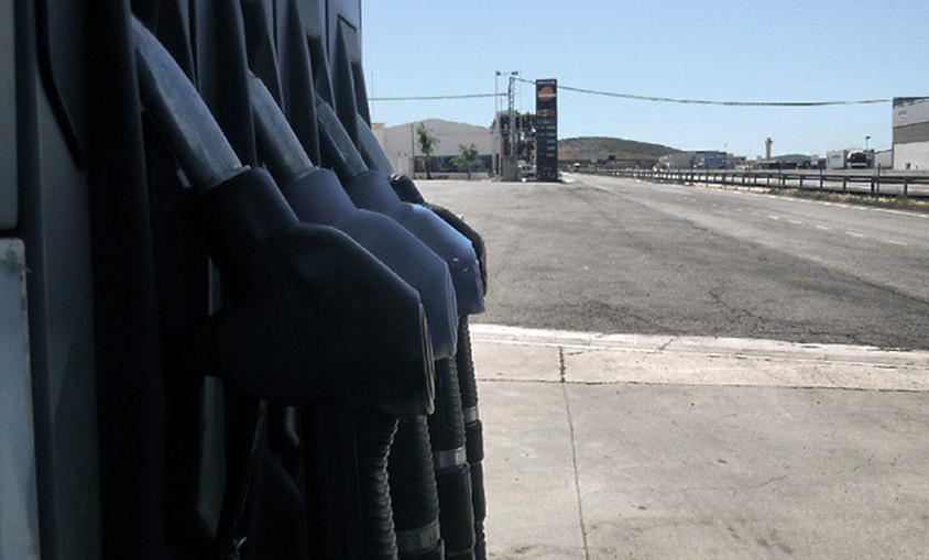 El precio de los carburantes escala a un nuevo máximo y se encarece hasta un 14,6% en lo que va de 2021