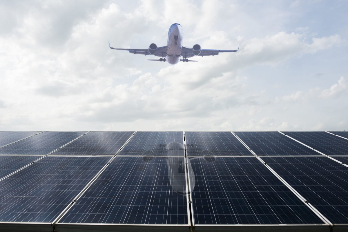 WSP asesora a AENA en la construcción de las plantas fotovoltaicas de los aeropuertos de Madrid y Barcelona